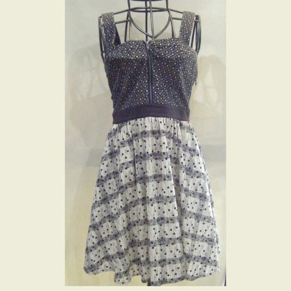 Black and Beige Patterned Summer Dress Kimchi Blue Size S